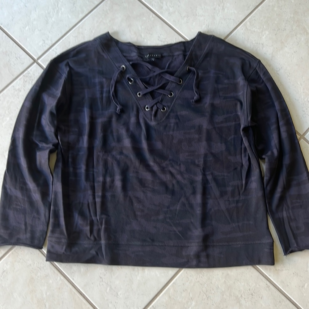 Women’s large navy camouflage, sanctuary sweatshirt